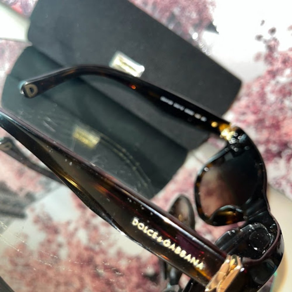 Dolce & Gabbana DG Sunglasses + Case - Picture 4 of 7